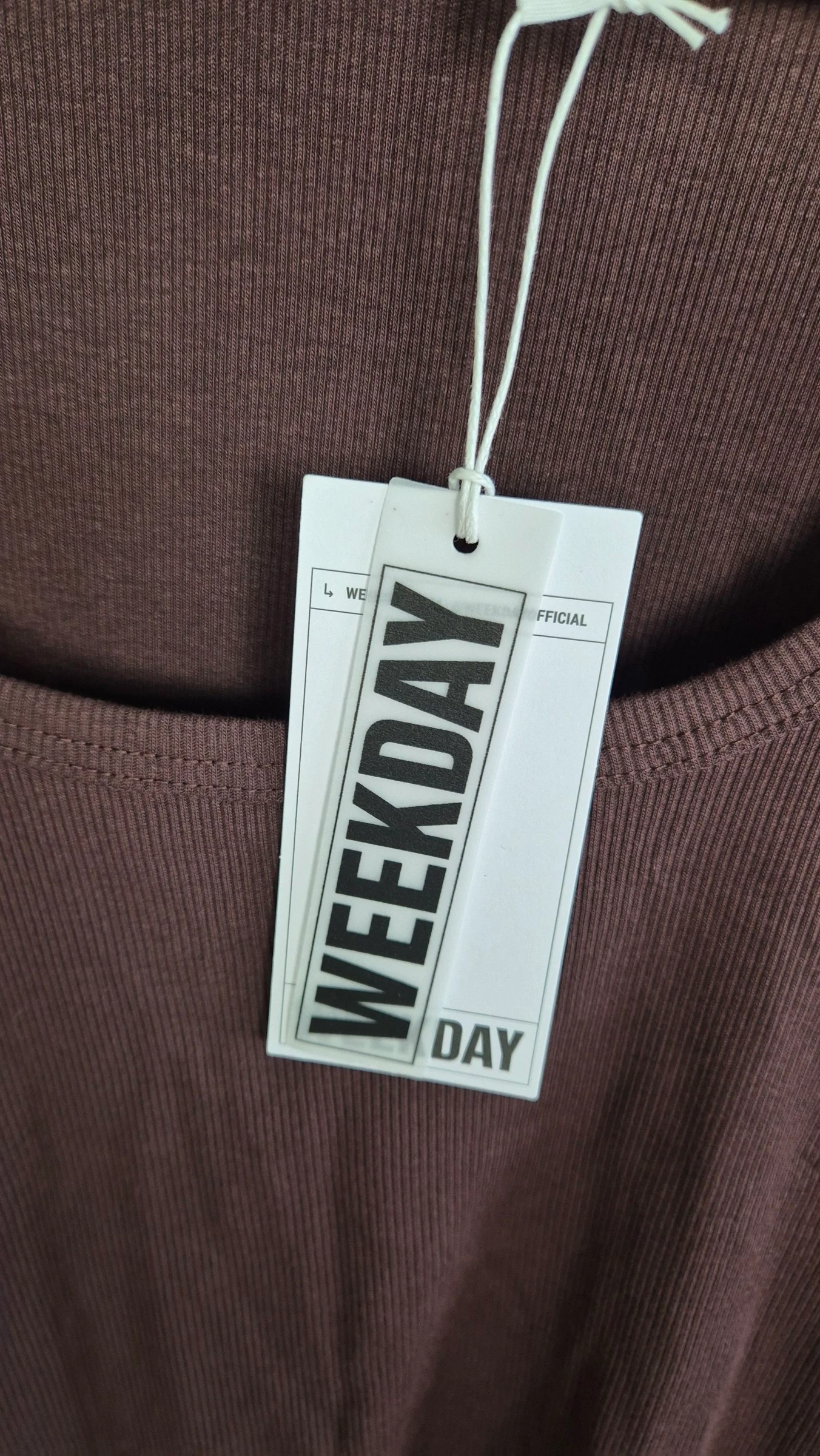 Camiseta de tirantes acanalada marrón de Weekday para mujer talla XL – photo 5